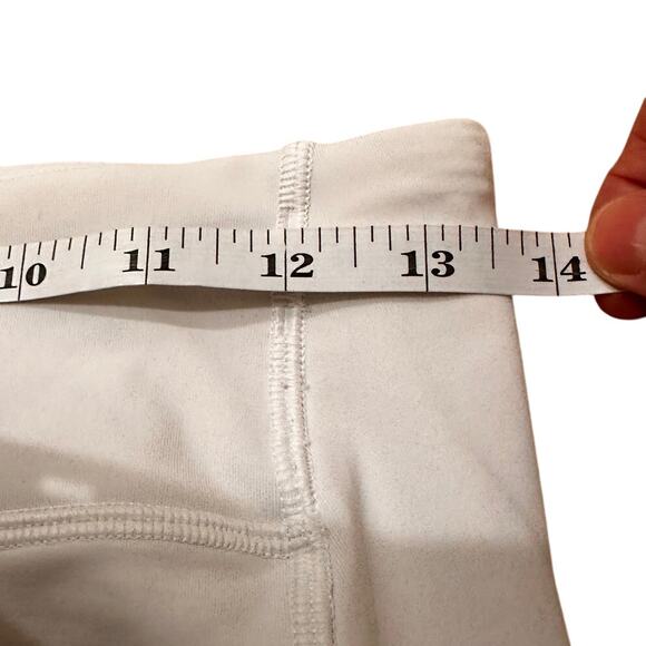 Lululemon All The Right Places High Rise Crop White, size 6 Great Condition - Picture 5 of 9